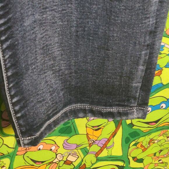 WOMEN'S Maurices WITH HOLE ON THE Legs size 24 regular. - Picture 7 of 10